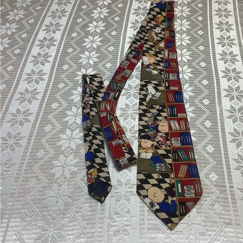 Snoopy Peanuts Tie Novelty Charlie Brown